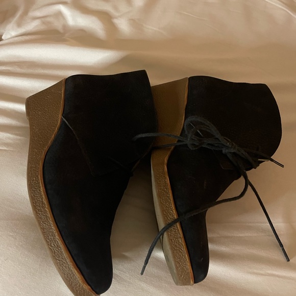 Lucky Brand Wedge Shoe - Picture 3 of 10